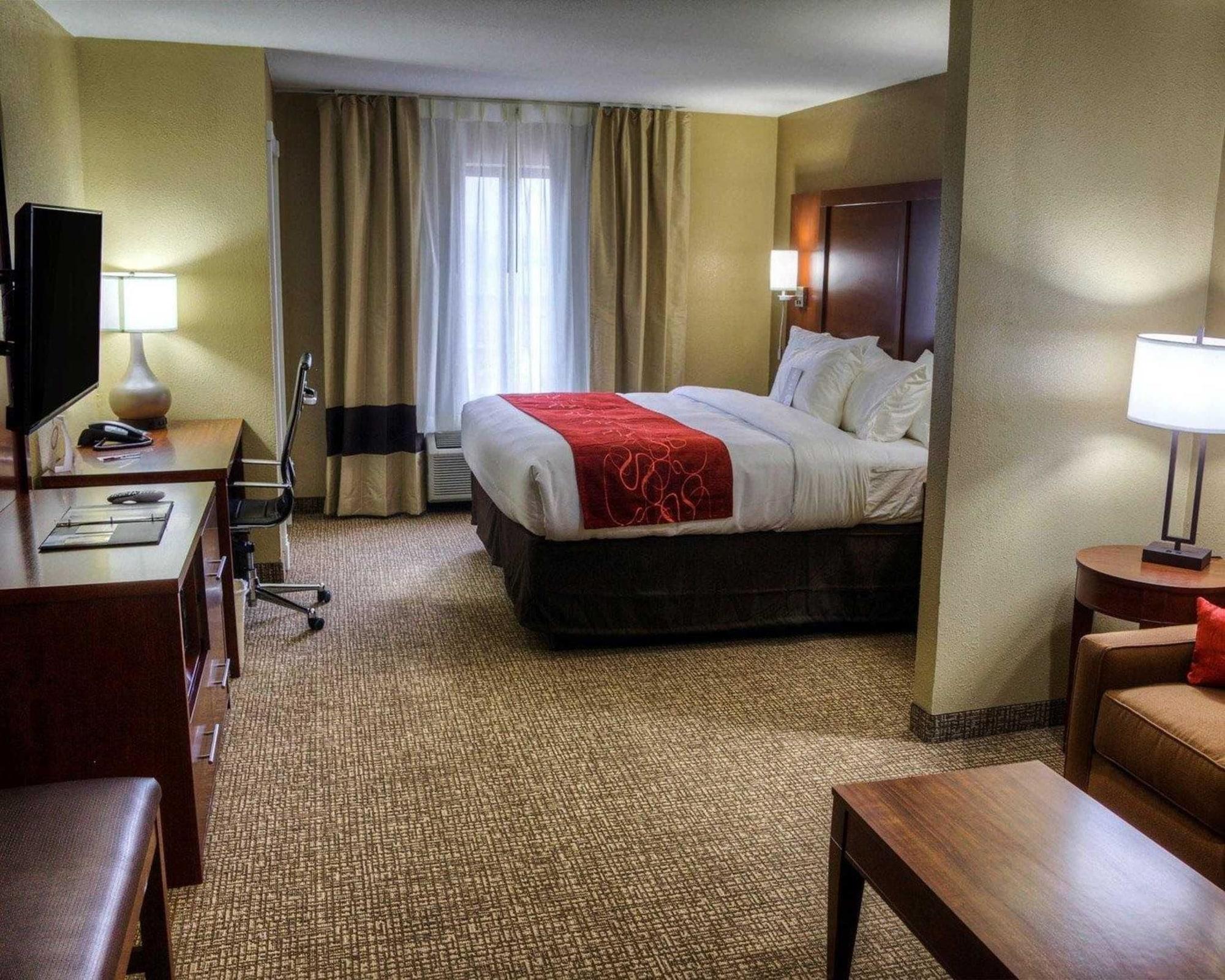 Comfort Suites Plymouth Near Us-30 Ngoại thất bức ảnh