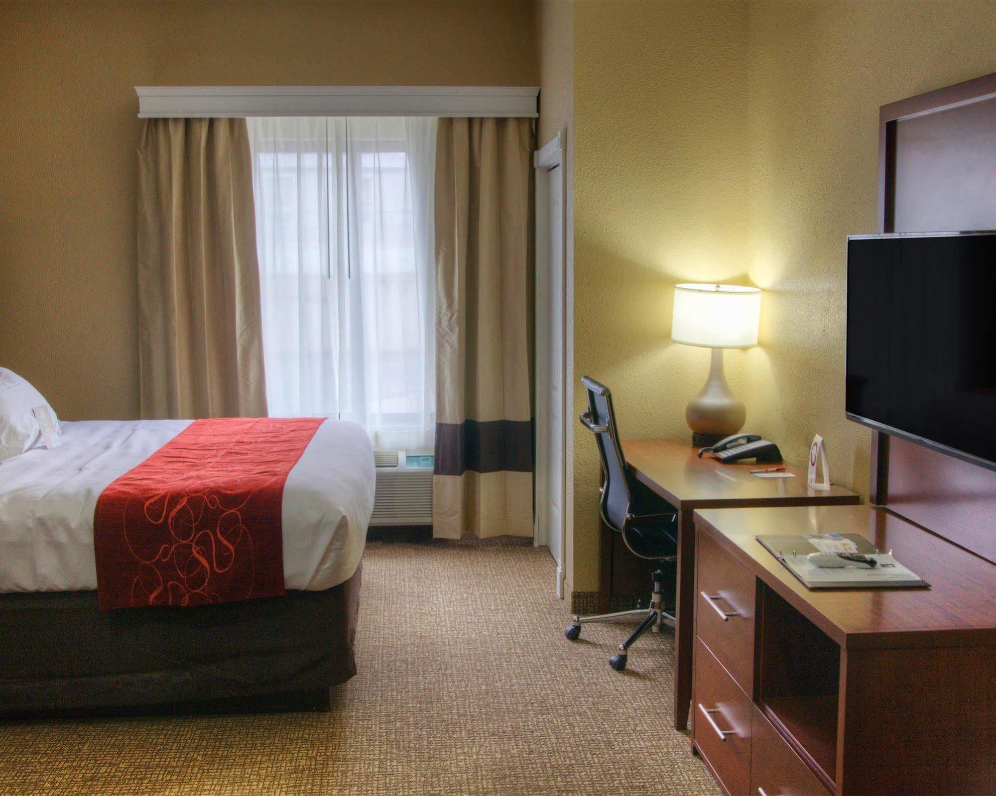 Comfort Suites Plymouth Near Us-30 Ngoại thất bức ảnh